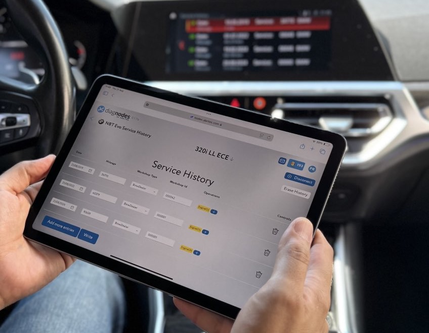 Manage the full service history of the vehicle